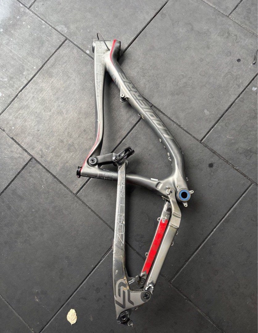 Lapierre best sale carbon frame