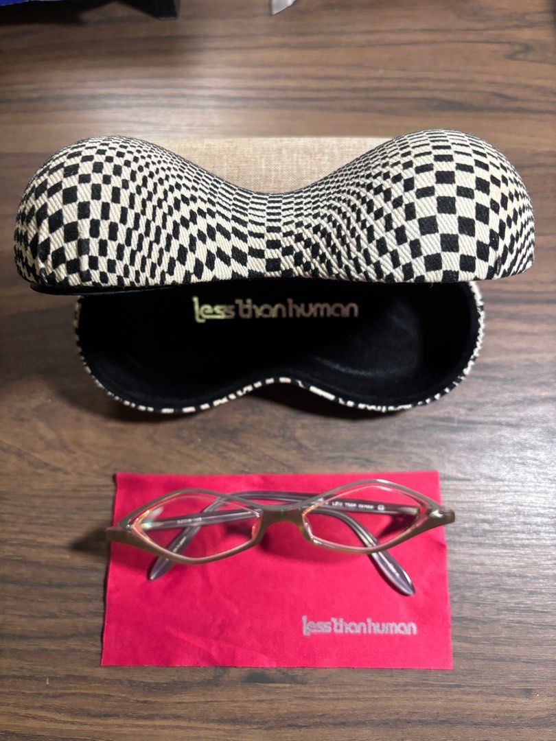 Designer glasses outlet for less