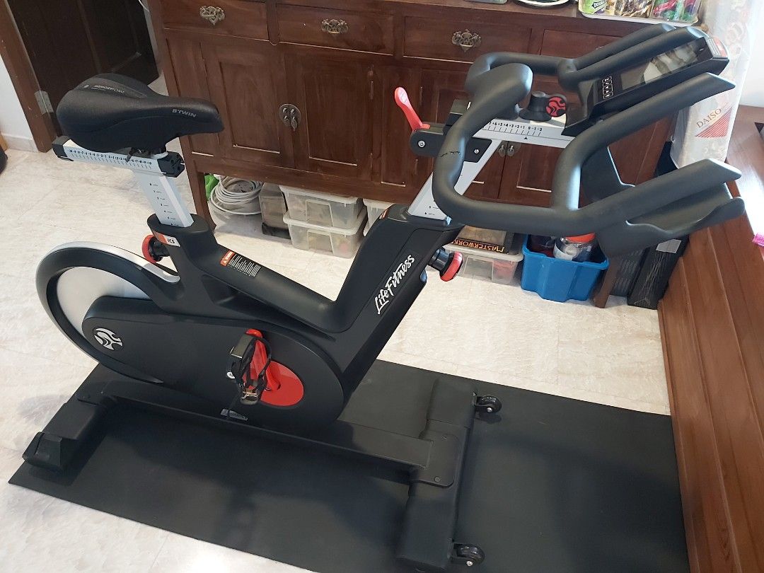 Bicicleta ciclismo indoor best sale life fitness tomahawk ic5
