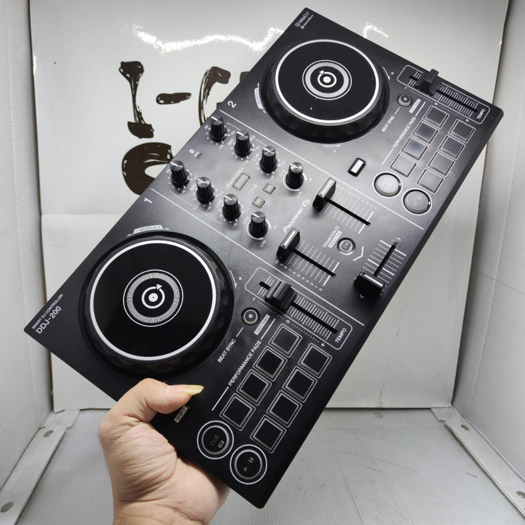 DDJ-200: Pioneer DJ's new $149 beginner controller - built