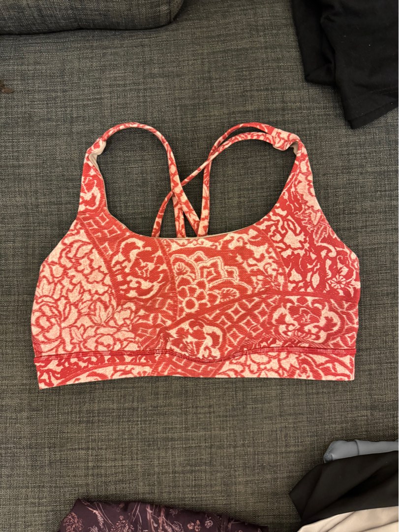 💯% Auth Guess Active Sports Bra, Women's Fashion, Activewear on Carousell
