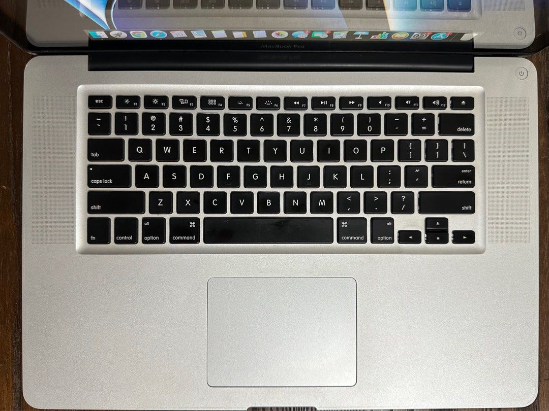 Macbook Pro 15" Mid 2012 (Category: Laptops & Notebooks) located in Quezon City. Submitted by iaustere (Listing ID 1133830174, Image 2). Description: MACBOOK PRO 15" Mid - 2012 Display • 15.4-inch (diagonal) LED-backlit glossy or optional antiglare widescreen display with support for millions of colors Processor : 2.3GHz quad-core Intel Core i7 processor (Turbo Boost up to 3.3GHz) with 6MB L3 cache Memory : 4GB of 1600MHz DDR3 Graphics : Intel HD