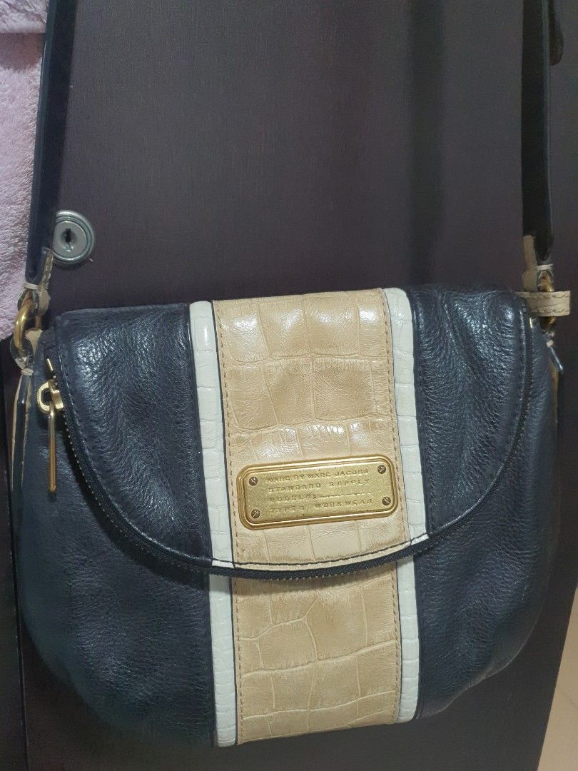 White marc cheap jacobs crossbody