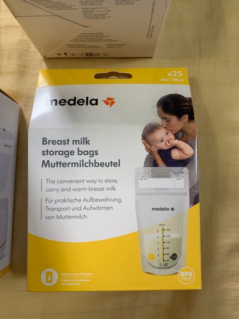  Medela Freestyle Hands-Free Breast Pump + Medela Breast Milk  Collection and Storage Bottles, 6 Pack : Baby