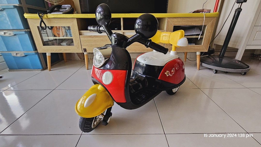 Electric tricycle on sale toy