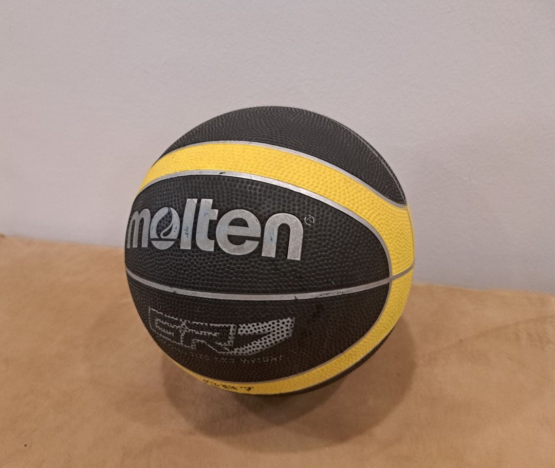 Molten deals outdoor basketball