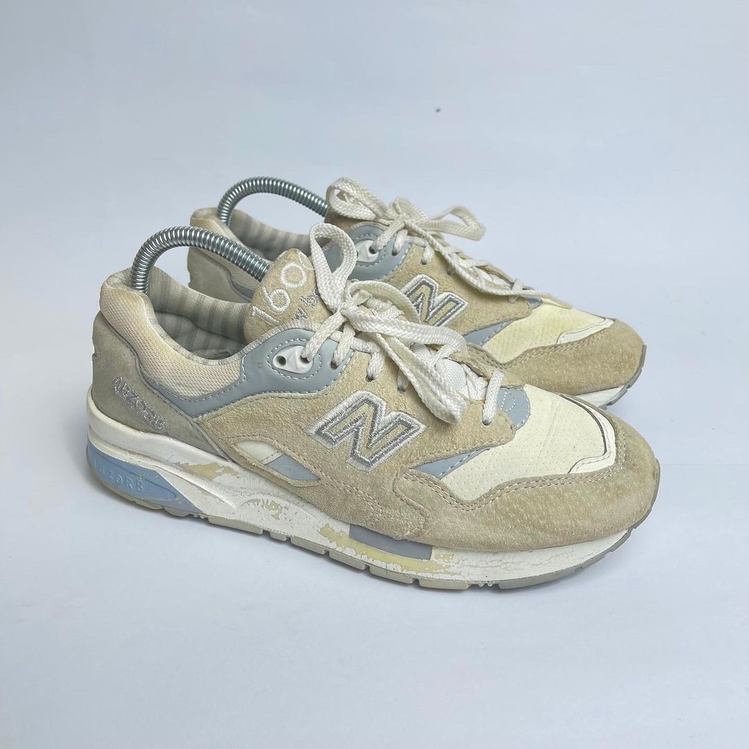 New Balance 1600 Light Grey
