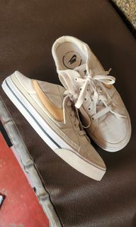 (Category: ) located in . Submitted by evrythng.preloved (Listing ID 1280616722, Image 1). Description: .