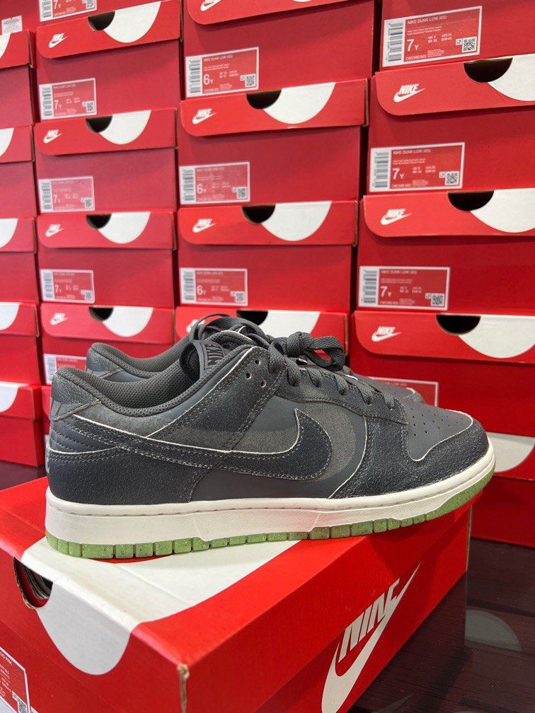Nike dunk low Halloween Men s Fashion Footwear Sneakers on