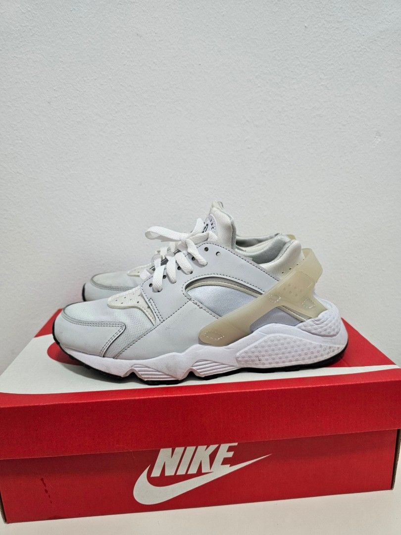 Nike Huarache women white US8 with box
