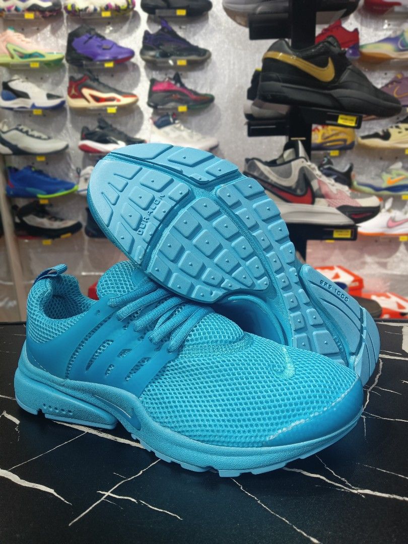 Nike presto sky blue top