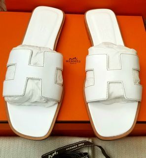 Authentic Hermes Oran in White Swift  Leather Size US 8