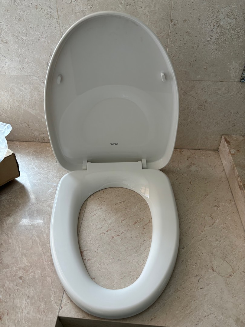 Brand NEW TOTO toilet seat cover TC385VS, Furniture & Home Living