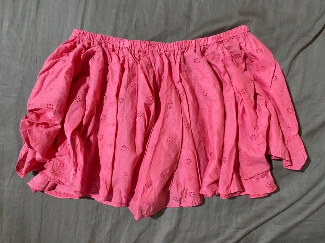 Pink Off-Shoulder Cropped Top (Category: Blouses) located in Marikina City. Submitted by msgdptrp (Listing ID 1280731227, Image 2). Description: ‼️ AVAILABLE, ON-HAND ‼️ ‼️ LAST PRICE POSTED ‼️ – pink off-shoulder cropped top given as a gift – approximately fits SMALL to MEDIUM – never worn, but fitted and washed – NO WHEN WORN PHOTOS – measurements (laid flat, allow 0.5 to 1" allowance): > bust: 15.5" > length: 12" – NO ISSUES RFS: decluttering.