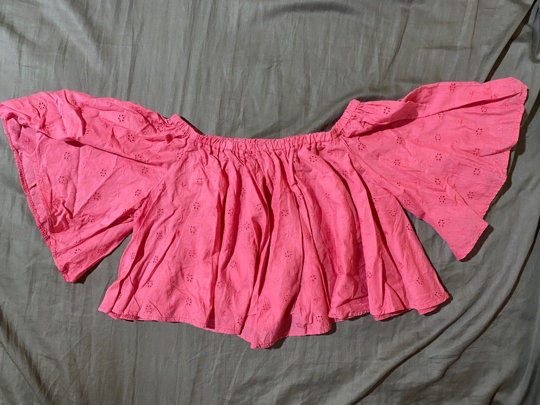 Pink Off-Shoulder Cropped Top (Category: Blouses) located in Marikina City. Submitted by msgdptrp (Listing ID 1280731227, Image 1). Description: ‼️ AVAILABLE, ON-HAND ‼️ ‼️ LAST PRICE POSTED ‼️ – pink off-shoulder cropped top given as a gift – approximately fits SMALL to MEDIUM – never worn, but fitted and washed – NO WHEN WORN PHOTOS – measurements (laid flat, allow 0.5 to 1" allowance): > bust: 15.5" > length: 12" – NO ISSUES RFS: decluttering.