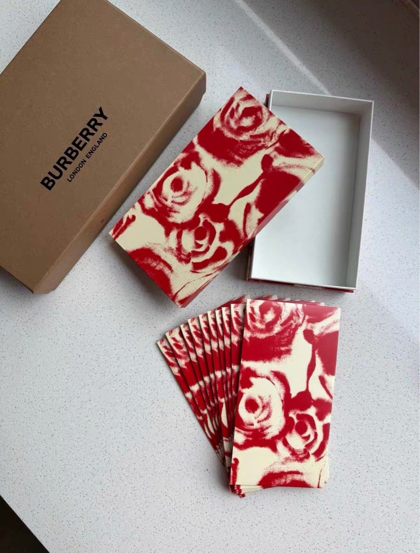 Burberry red shop box