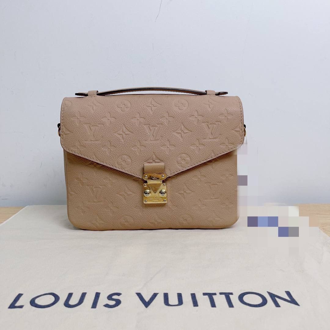 PRE ORDER Preloved Louis Vuitton Pochette Metis Luxury Bags
