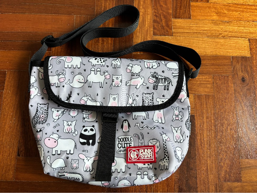 Pusheen sales messenger bag