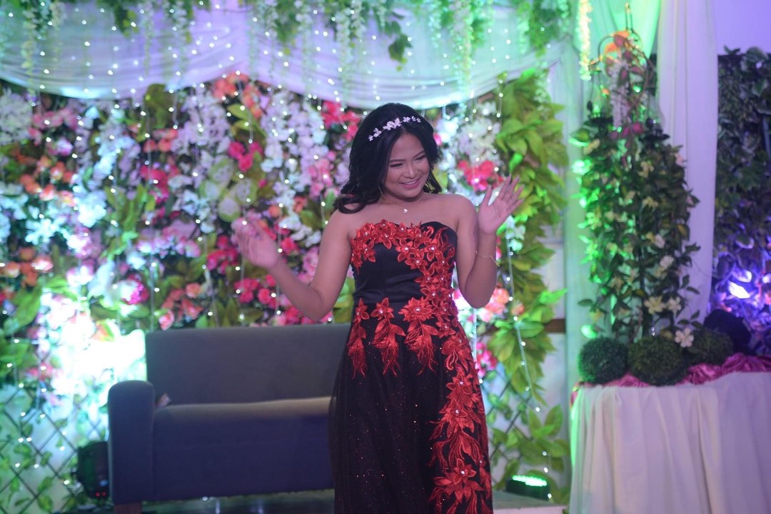 Black and red sale gown for debut