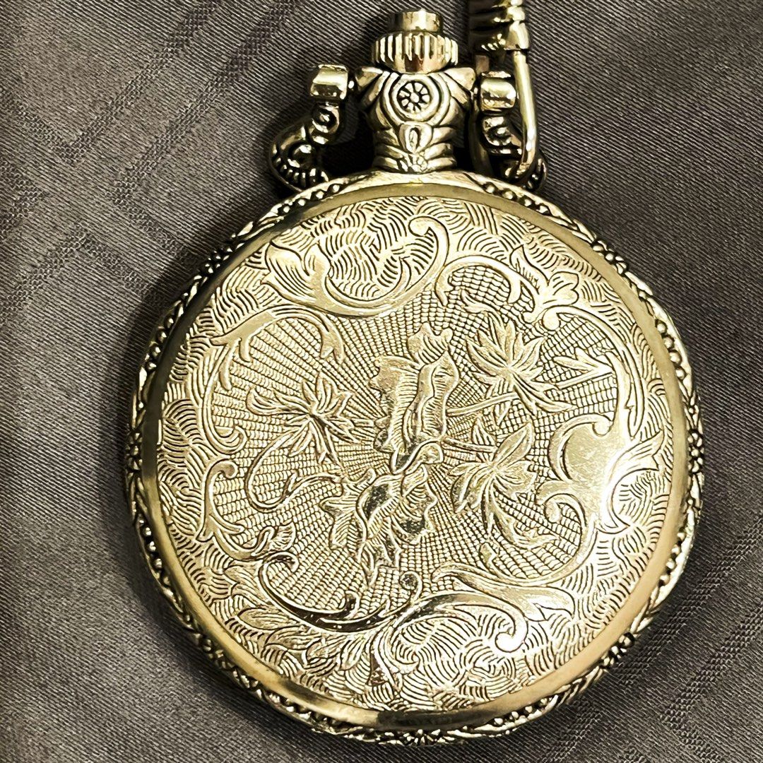Hand wind store pocket watch
