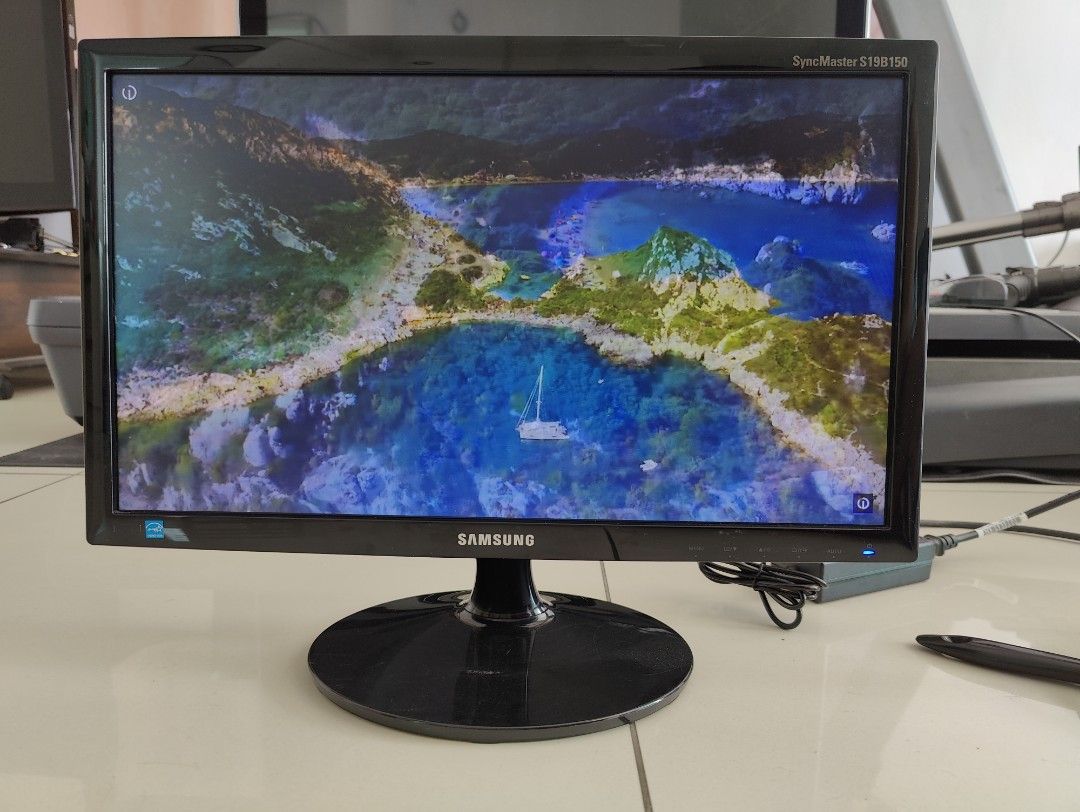 Samsung 19inch monitor, Computers & Tech, Parts & Accessories, Monitor ...