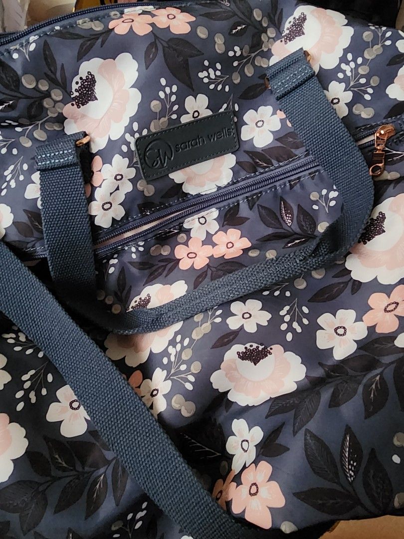 Sarah Wells breast pump diaper bag