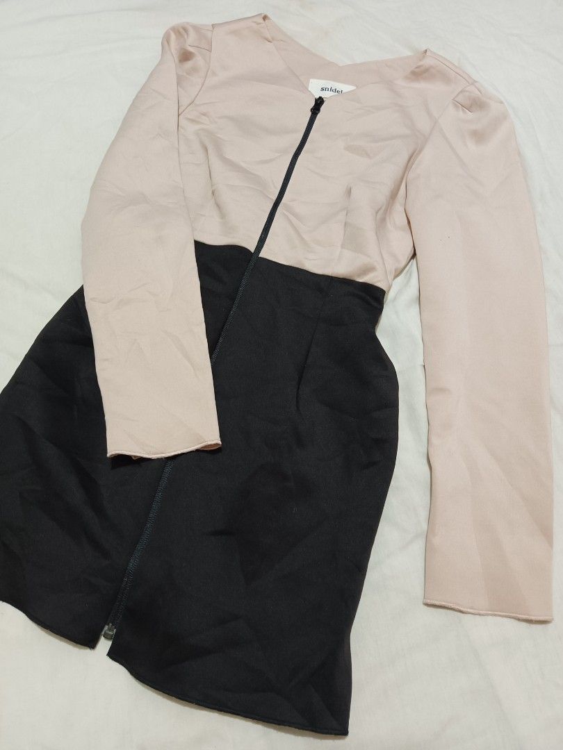 Short Dress - Peach & Black (Category: Dresses) located in Angeles City. Submitted by halfquarter (Listing ID 1280595284, Image 2). Description: • Can fit small to medium body frames • RFS: Decluttering • Check my profile for more preloved items • Can do both meetup or shipment • MOP is GCash if for shipment Note: All items are preloved. Please expect signs of wear..