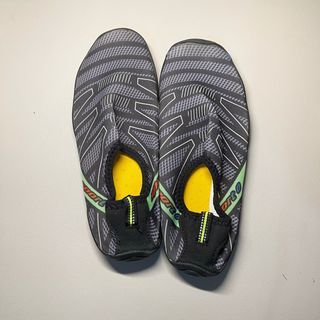 Size 7 - Aqua Shoes