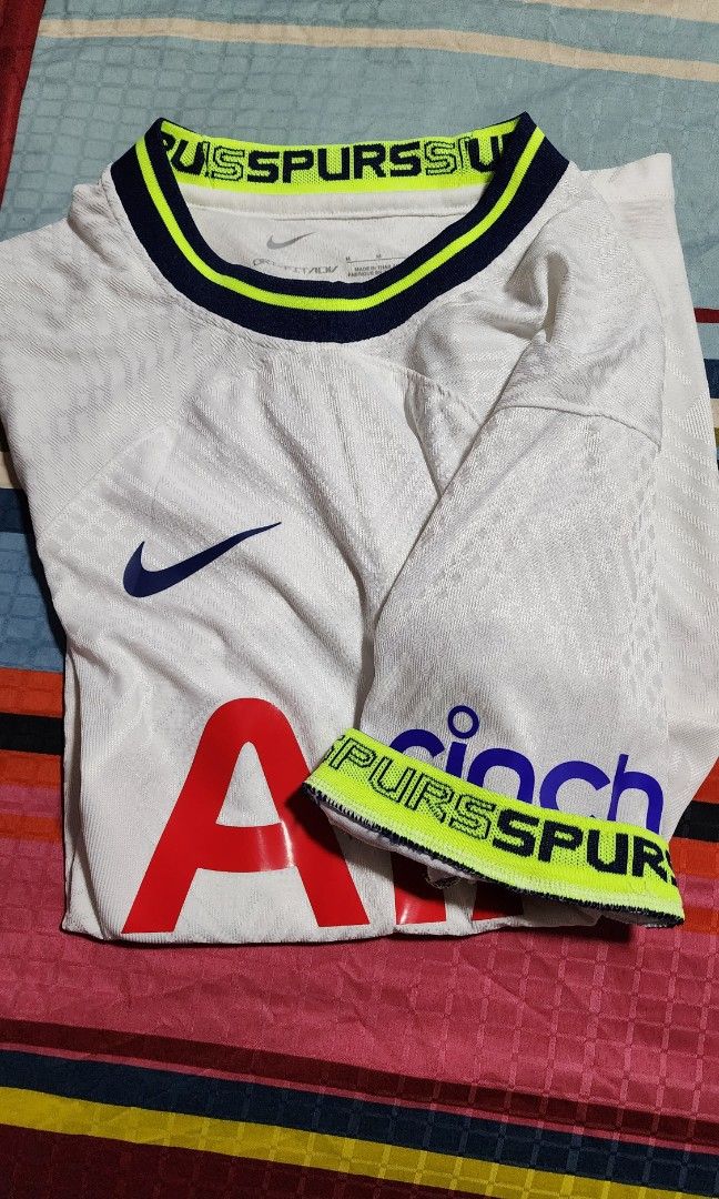Spurs jersey (Category: Other Sports Equipment and Supplies) located in Singapore. Submitted by fiq45 (Listing ID 1280688752, Image 2). Description: player version size m.