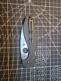 Spyderco Sliverax in carbon fiber knife