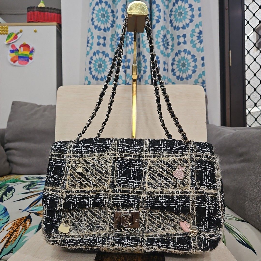 Tweed tas hotsell