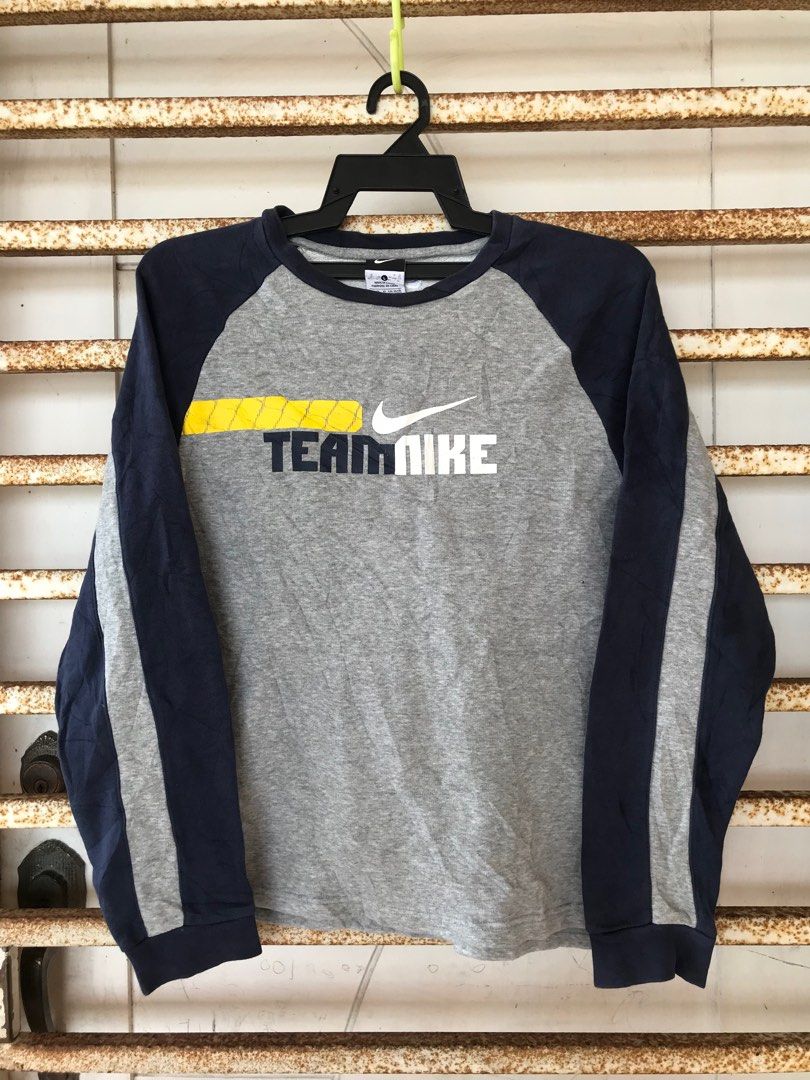 Color block nike online sweatshirt