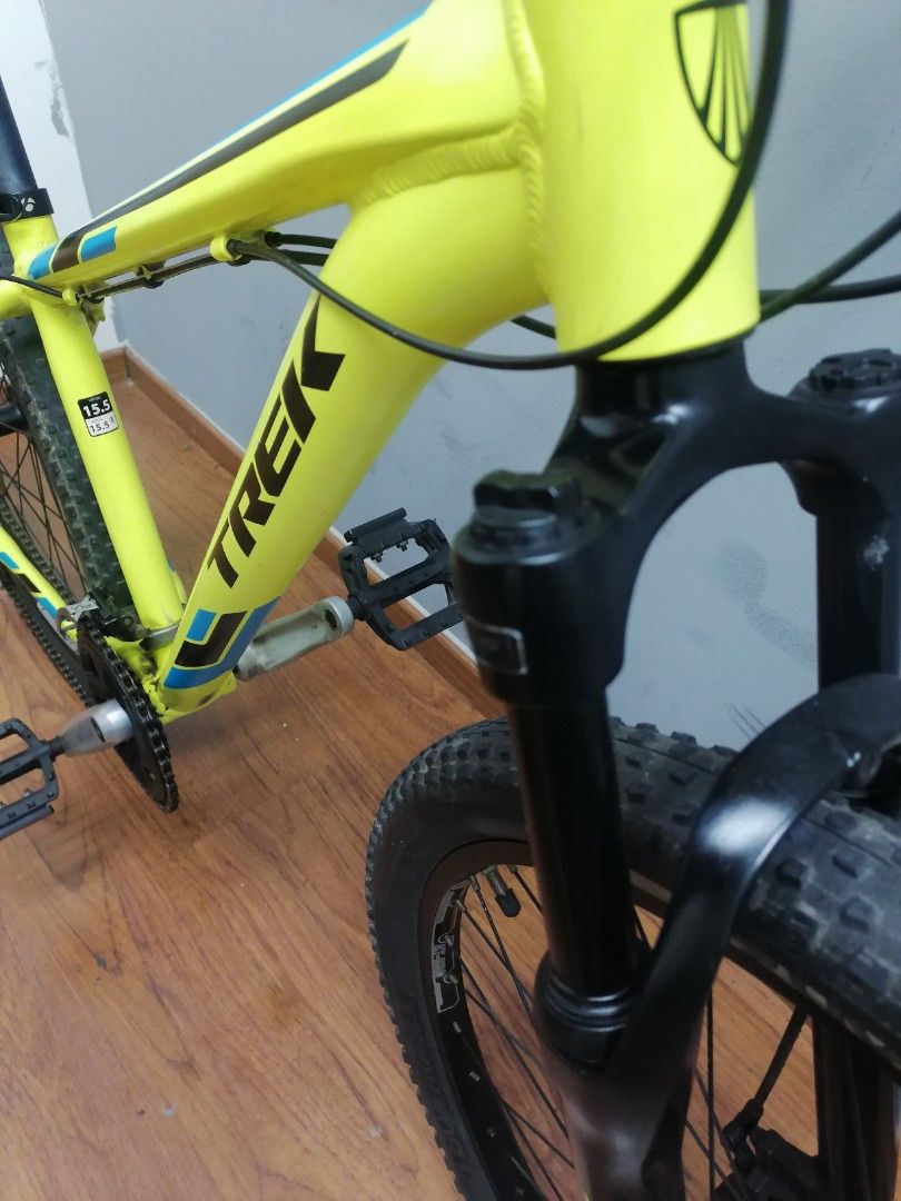 Trek marlin 5 shop yellow