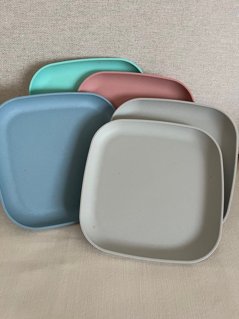 Square hotsell tupperware plates