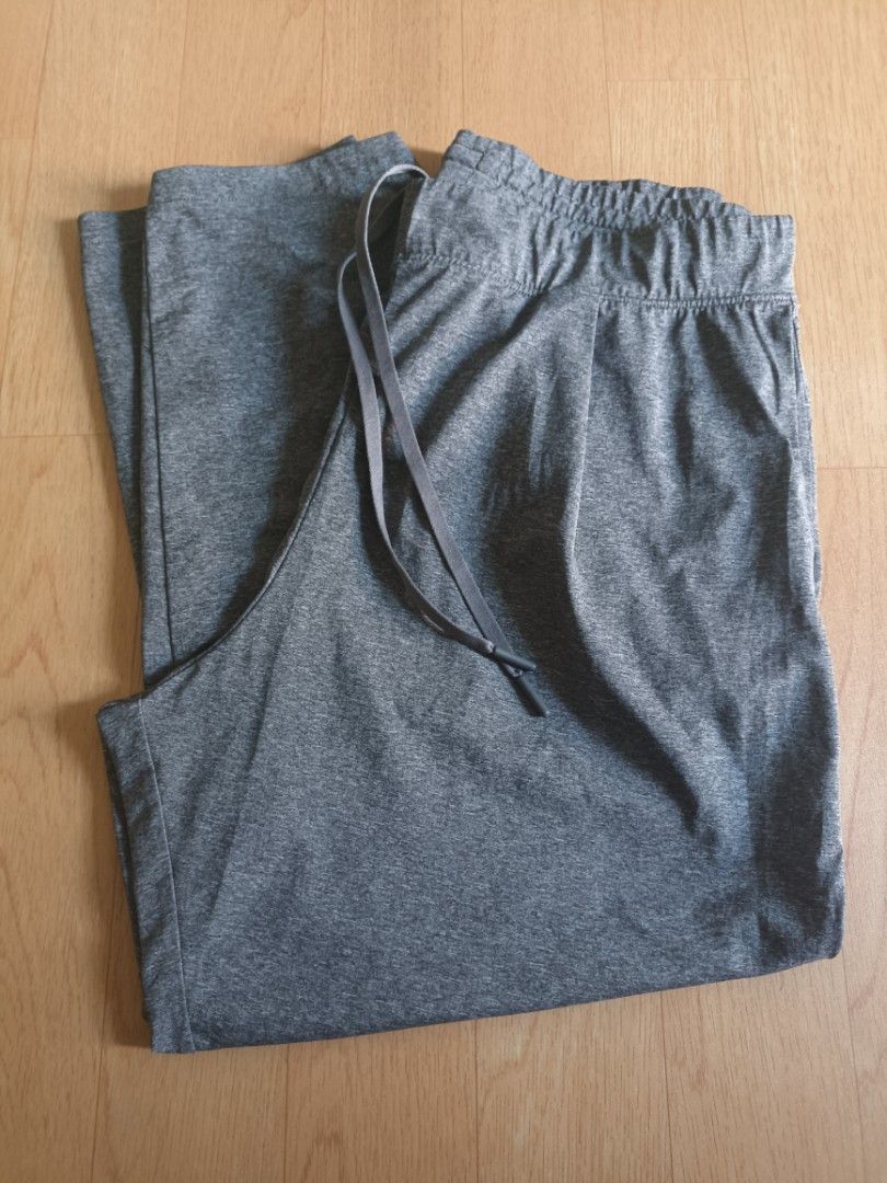 Uniqlo Ultra Stretch Tapered Pants