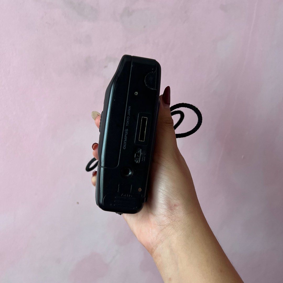 UNTESTED Olympus Trip MD3 Film Camera (Category: Cameras) located in Tanauan. Submitted by declutterwithshai (Listing ID 1280601841, Image 3). Description: Untested Uses 2 AA Batteries DISCLAIMER: The unit might work/repair/or not Buy at your own risk No return, no refund policy MOP: GCash/ Bank transfer MOD: JNT / LBC LOC: Tanauan, Batangas.