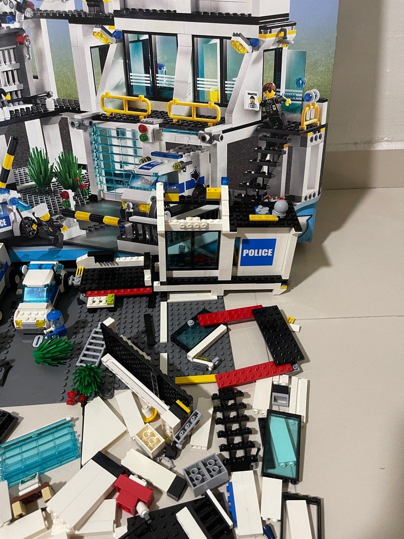 7744 lego city deals police station