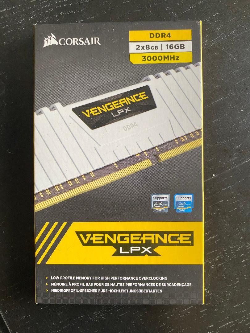 White Corsair Vengeance LPX 16GB 2 x 8GB DDR4 3000 Mhz