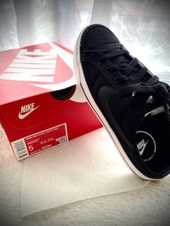 Nike 27 womens sales black and red