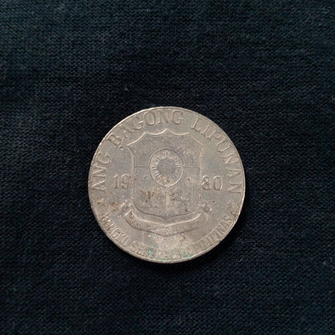 1 peso coin for sale! Rare coin, Hobbies & Toys, Memorabilia &  Collectibles, Currency on Carousell