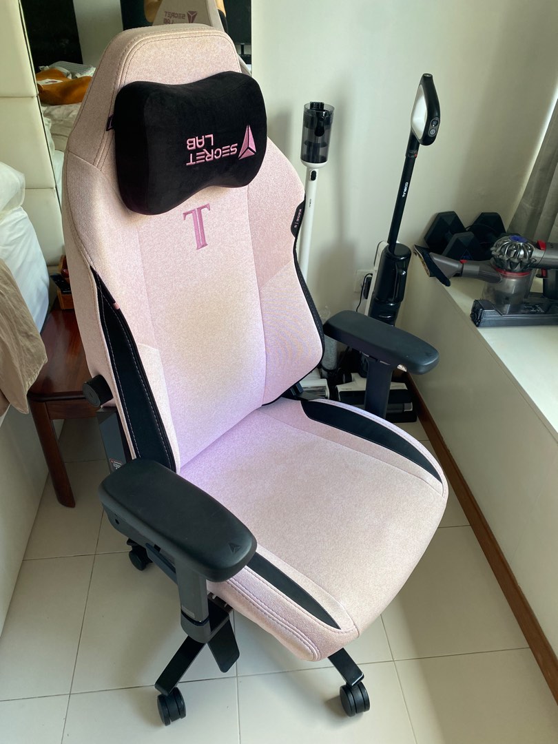 2 Secret lab chairs, Furniture & Home Living, Furniture, Chairs on Carousell