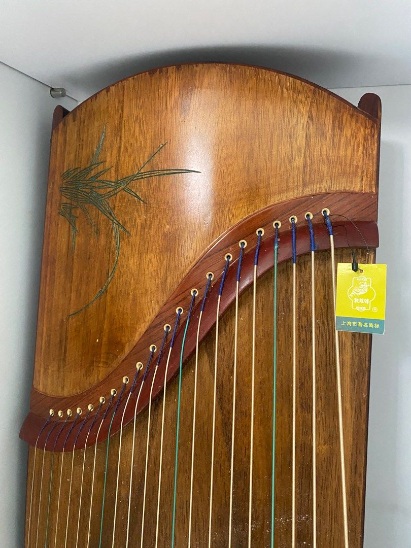 敦煌牌古箏上海民族樂器一廠, 興趣及遊戲, 音樂、樂器& 配件, 樂器- Carousell