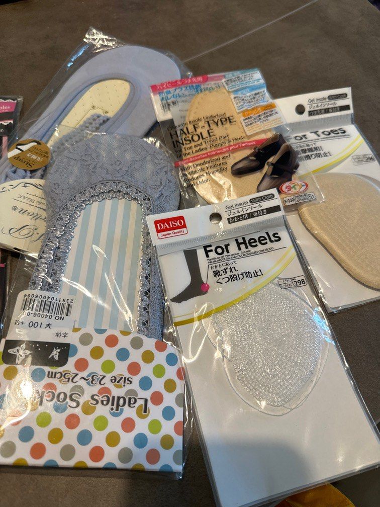 日本鞋墊 襪子 船襪 Japan Daiso shoe insole socks, 女裝, 手錶及配件, 襪褲襪 Carousell