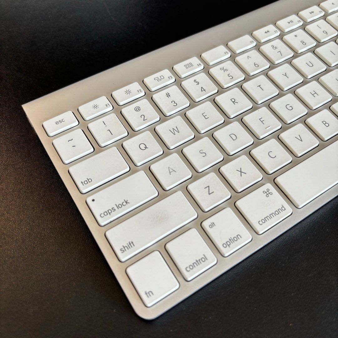Apple Magic Keyboard (battery operated)
