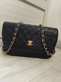 (Category: ) located in . Submitted by luvbags (Listing ID 1275968613, Image 1). Description: .