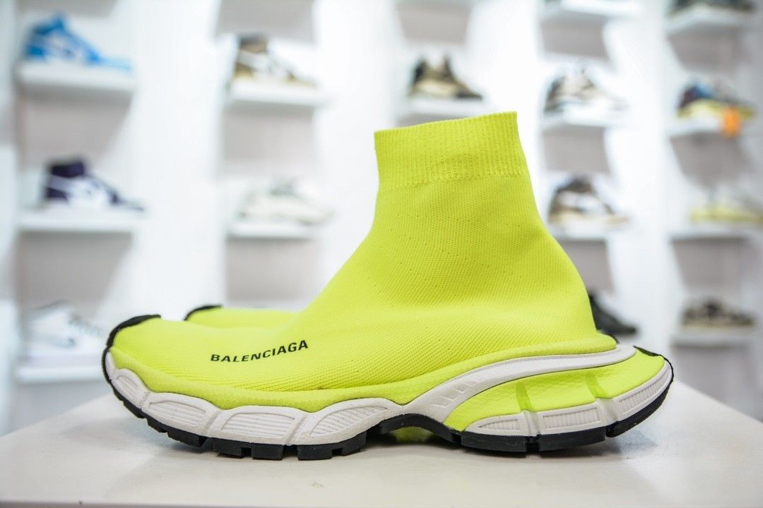 Balenciaga Men s 3XL Socks Sneaker in Fluo Yellow 2023 758483 W2DG1 7090