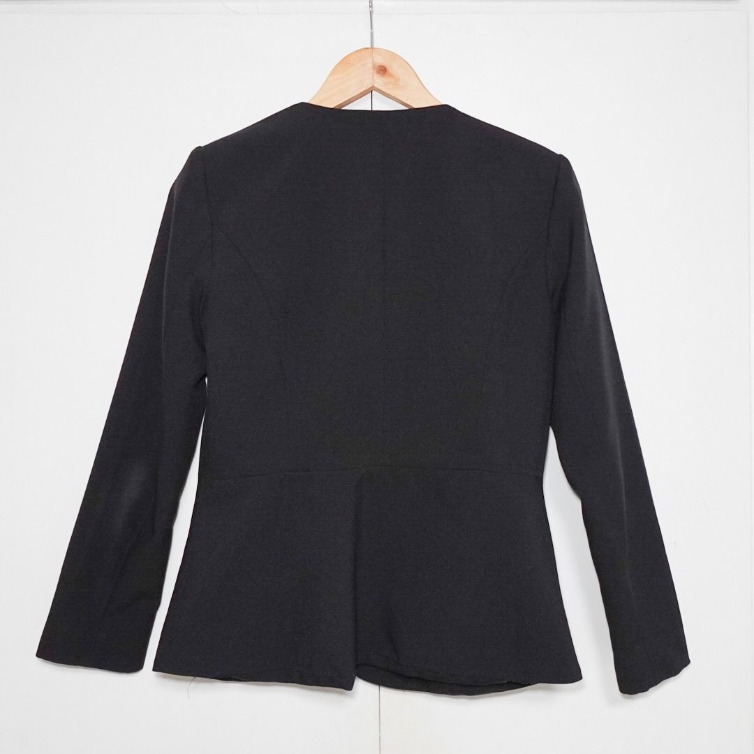 Black Blazer, Women's Fashion, Coats, Jackets and Outerwear on Carousell