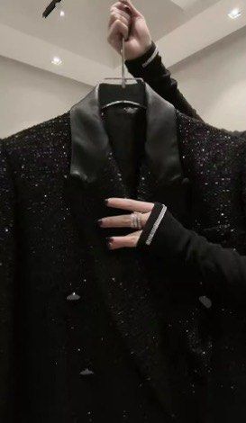 Black Glitz and Glam Theme Coat (Category: Coats, Jackets and Outerwear) located in Paranaque City. Submitted by berlenebatin3431 (Listing ID 1275910206, Image 2). Description: Brandnew Limited onhand and ready to deliver Black large to xl Lalamove Paranaque area.