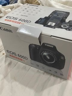 Canon EOS 600d CAMERA DSLR