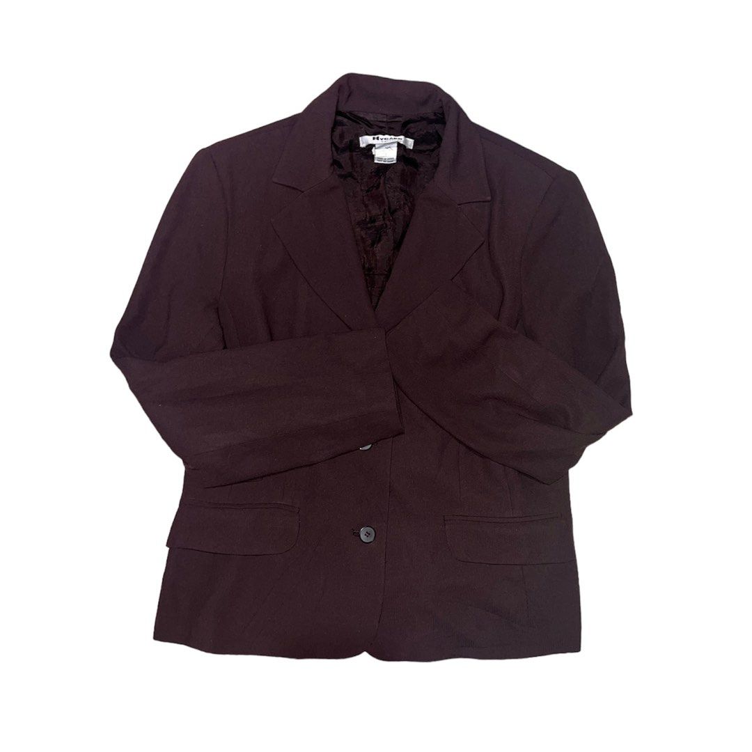 Dark Brown Blazer (Category: Coats, Jackets and Outerwear) located in Manila. Submitted by florescant (Listing ID 1276053904, Image 2). Description: - W: 19 L: 25 Shoulders: 15 Sleeves Length: 24 Sleeves Opening: 5 - thrifted. with lining and built in padding. still in good condition! - ❗️check last photo for the actual color - all actual photos are already posted.